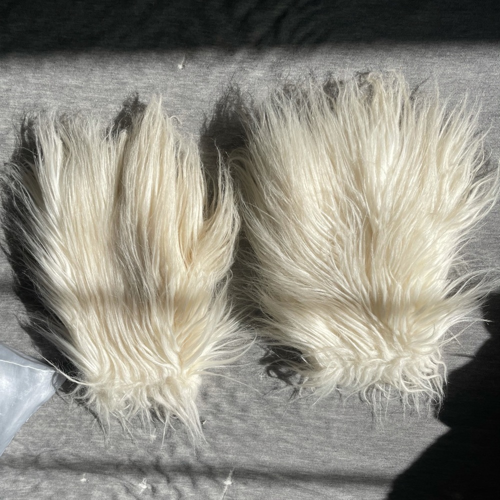 Gucci Faux Eco Fur fingerless gloves